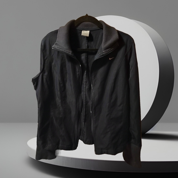 NIKE SPORTSWEAR Logo Black White Gym Active Leisure Jacket Womans - Picture 3 of 10